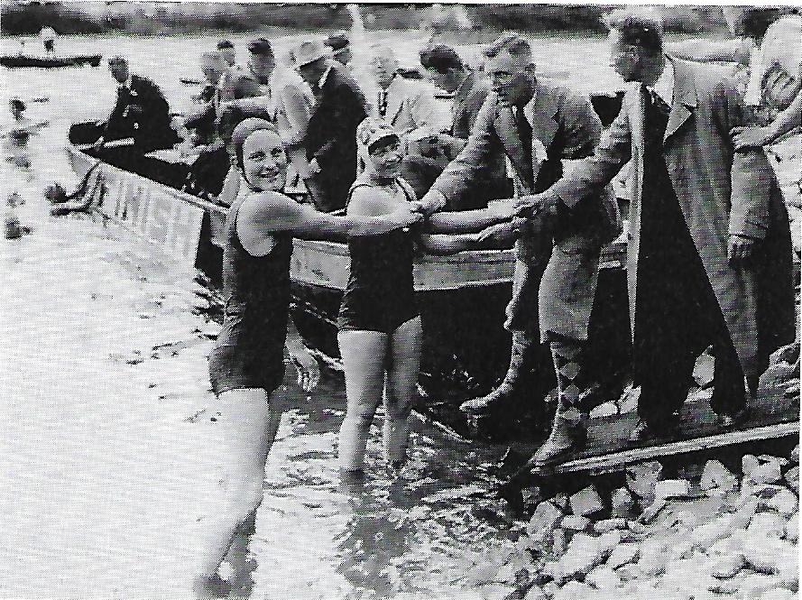 De acht kilometer zwemwedstrijd in de IJssel: de eerste jaarlijkse lange-afstandszwemtocht van Nederland
